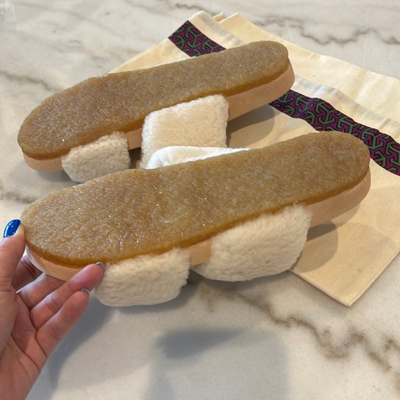 Gently Used Tory Burch Fur slippers Beige sz 9 Sheldon Shearling Two Band Slide - Picture 6 of 14